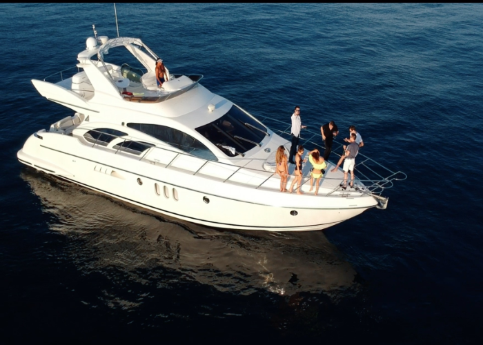 Azimut Yacht