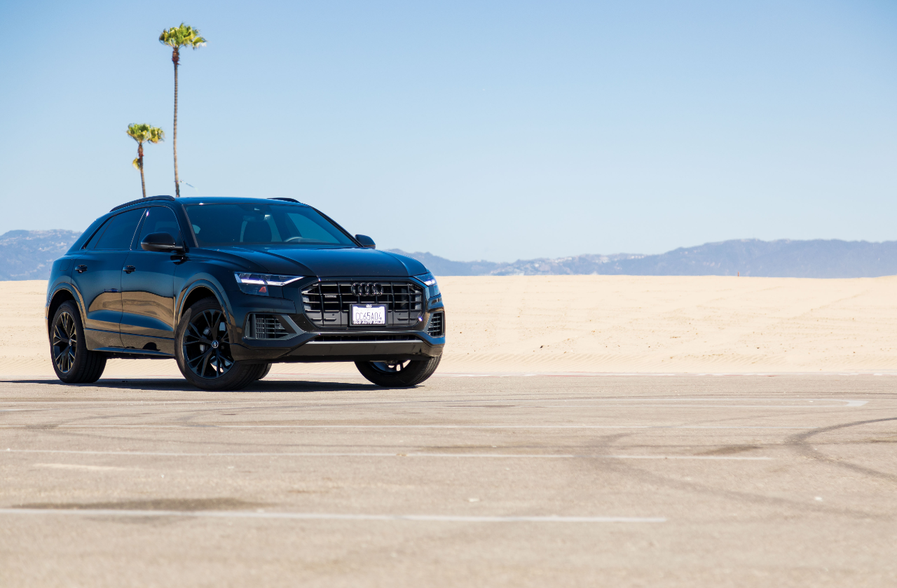 Audi Q8 Black (2)