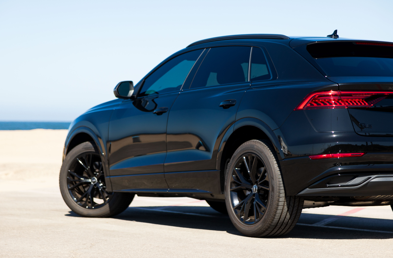 Audi Q8 Black (26)