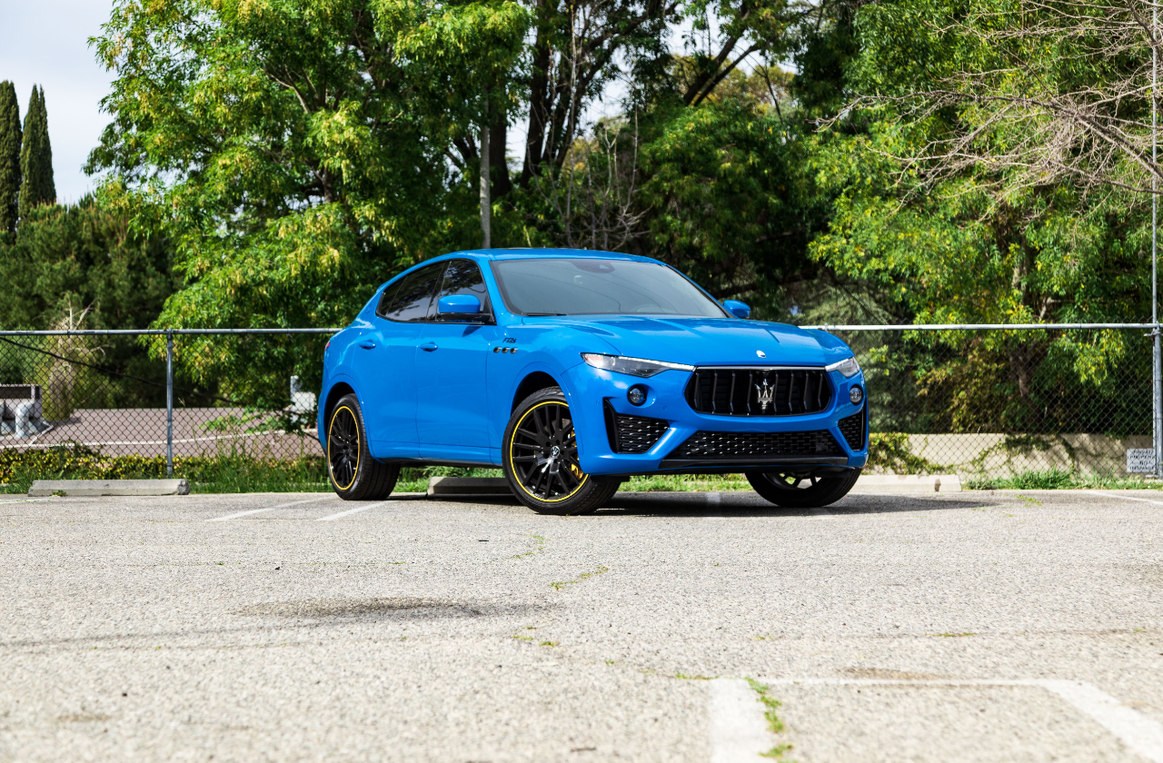 Blue maserati SUV (1)