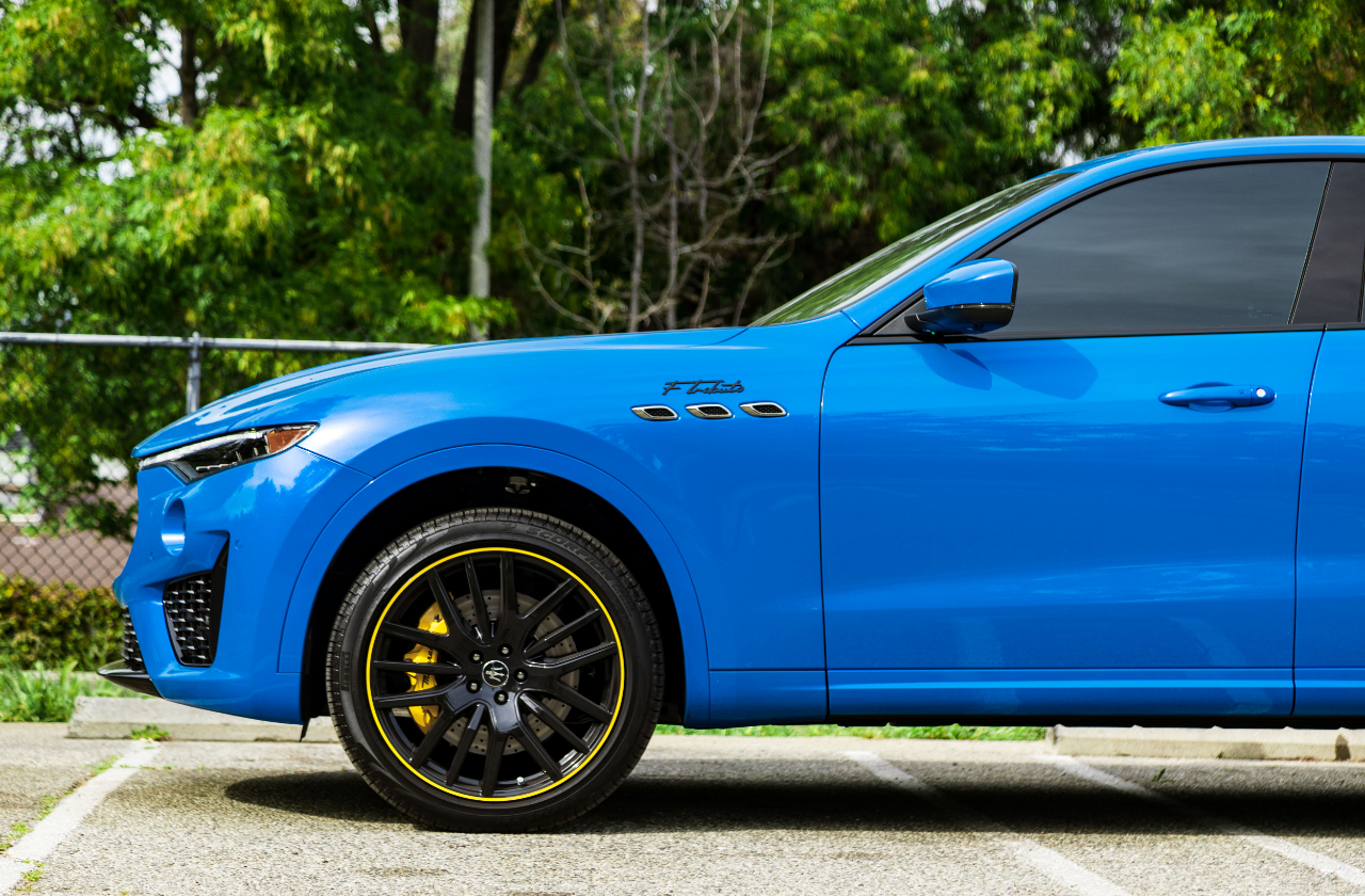 Blue maserati SUV (21)