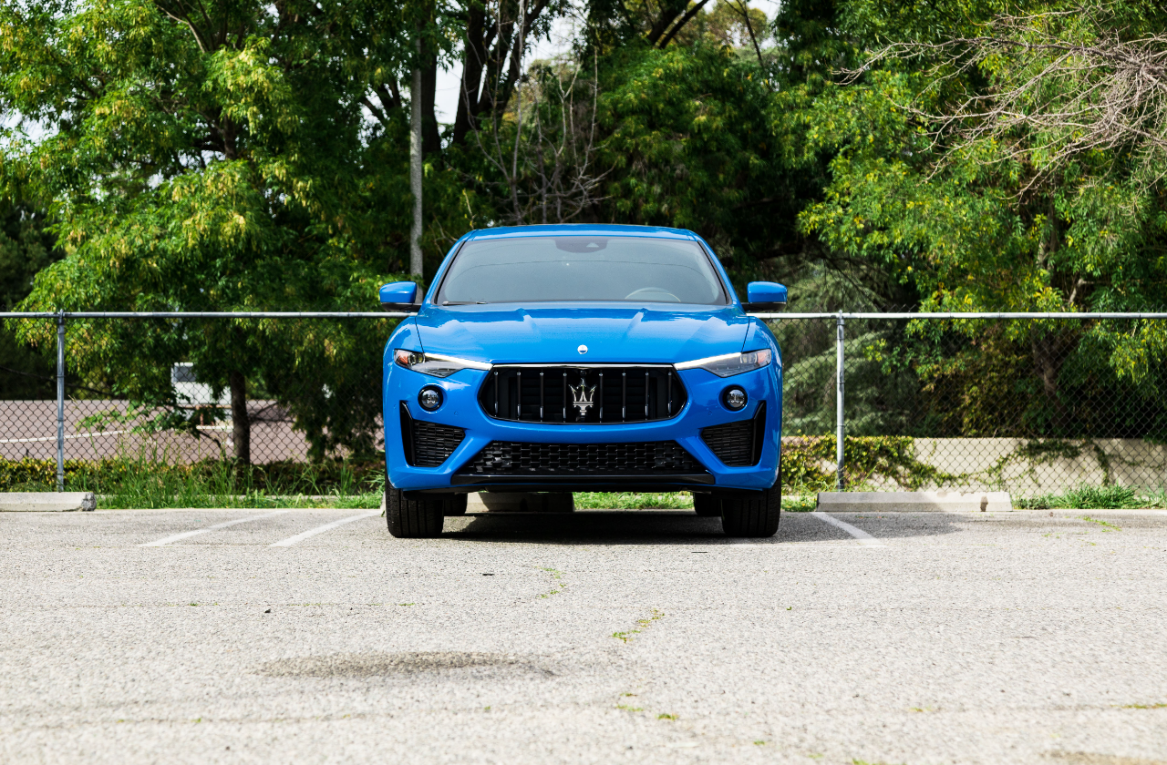 Blue maserati SUV (5)