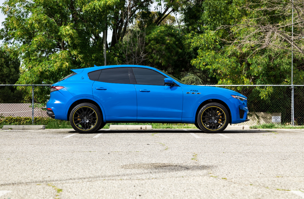 Blue maserati SUV (7)