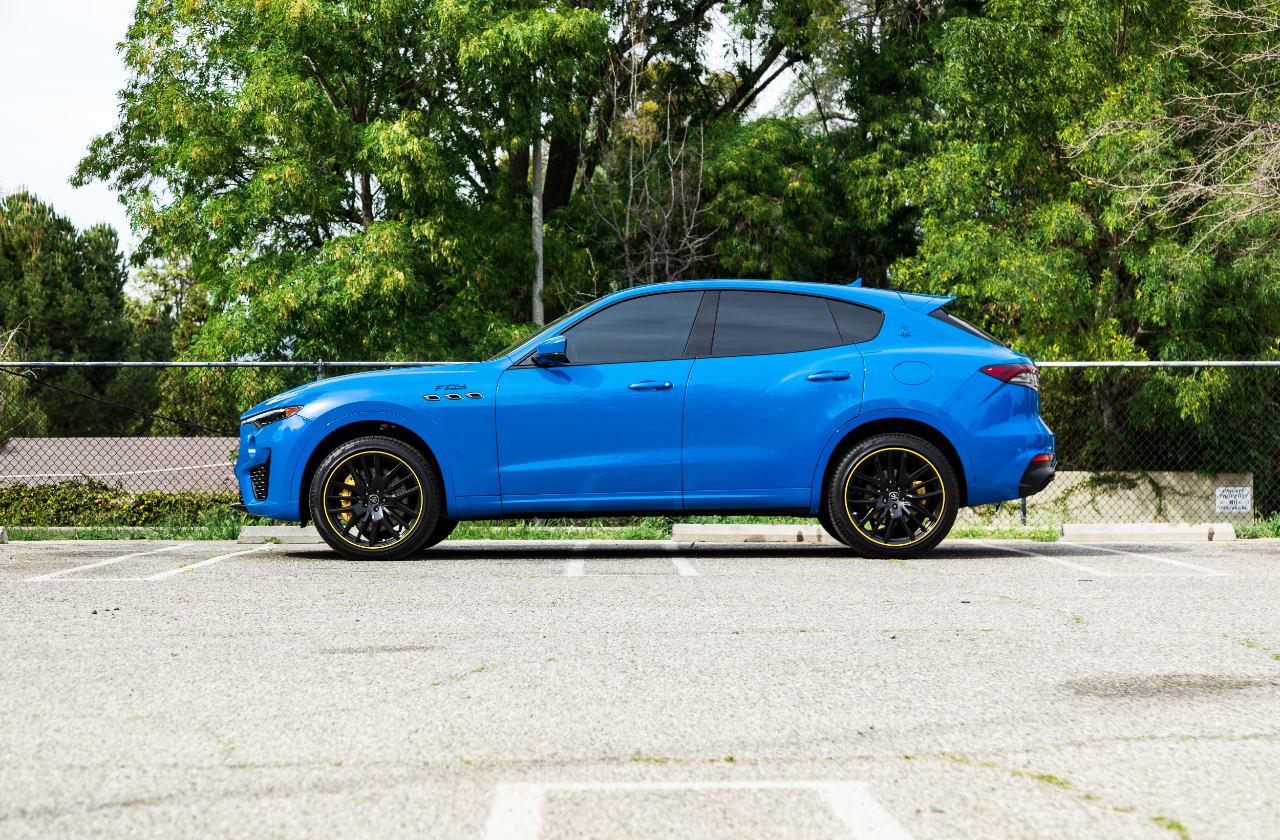 Blue maserati SUV (8)