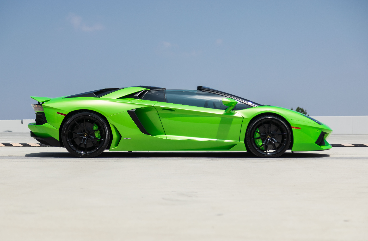 Green Lamborghini Aventador (10)