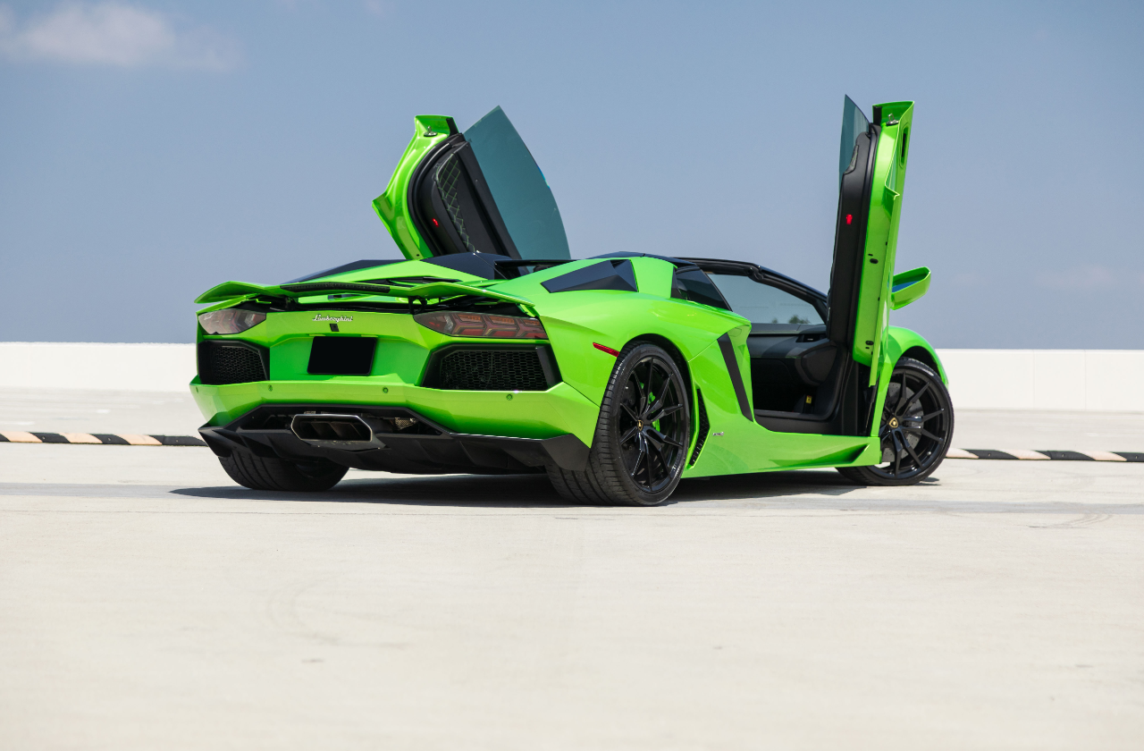 Green Lamborghini Aventador (12)