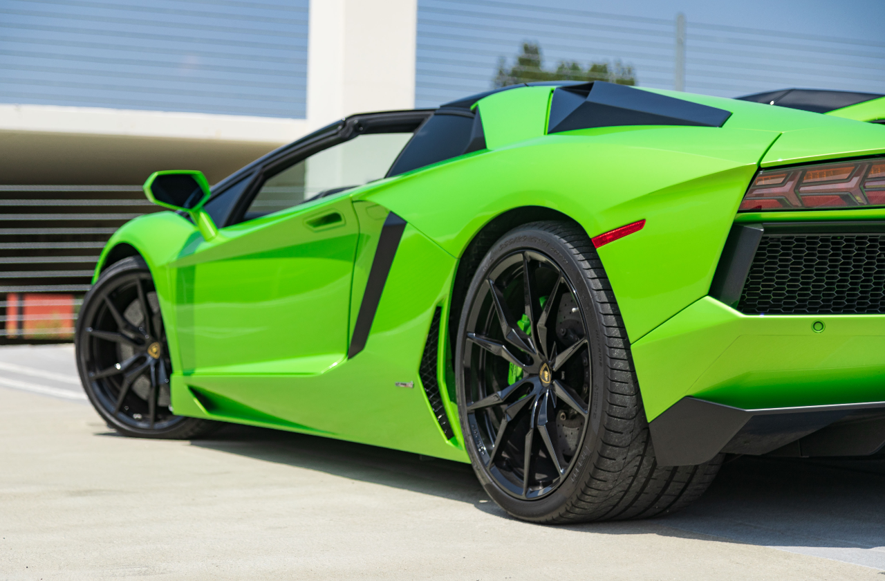 Green Lamborghini Aventador (31)