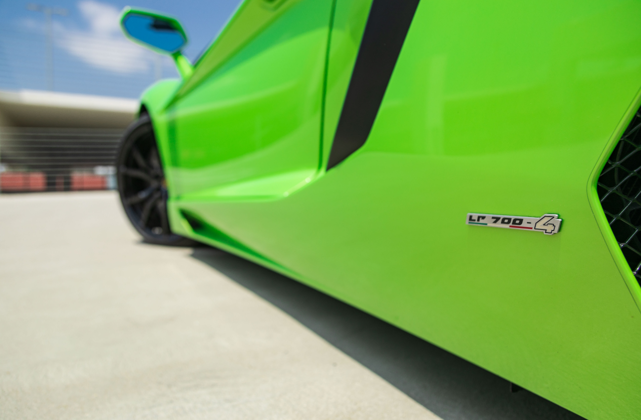 Green Lamborghini Aventador (35)