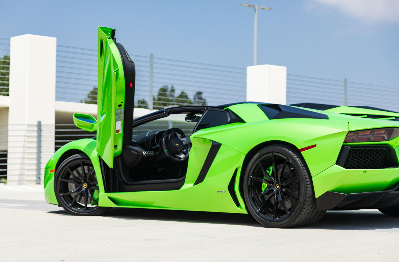 Green Lamborghini Aventador (38)