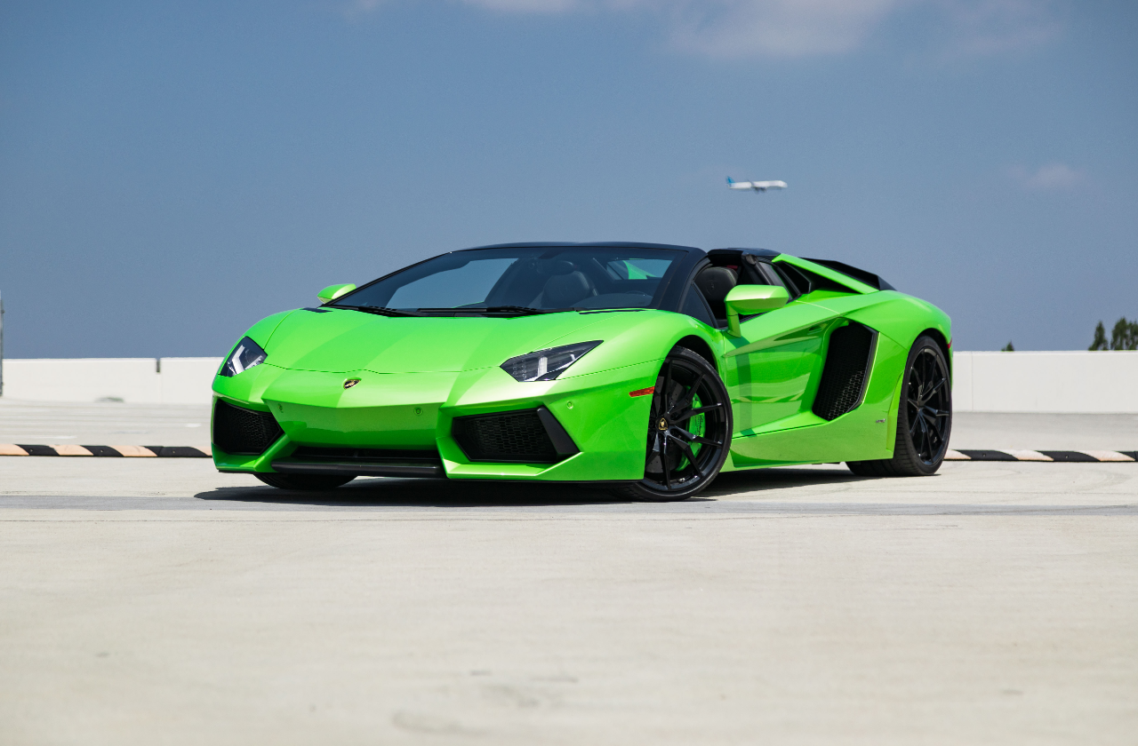 Green Lamborghini Aventador (5)