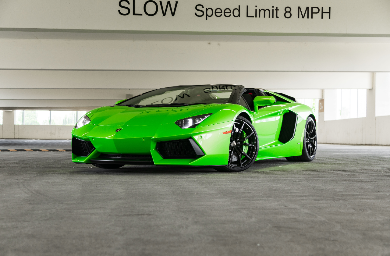 Green Lamborghini Aventador (57)