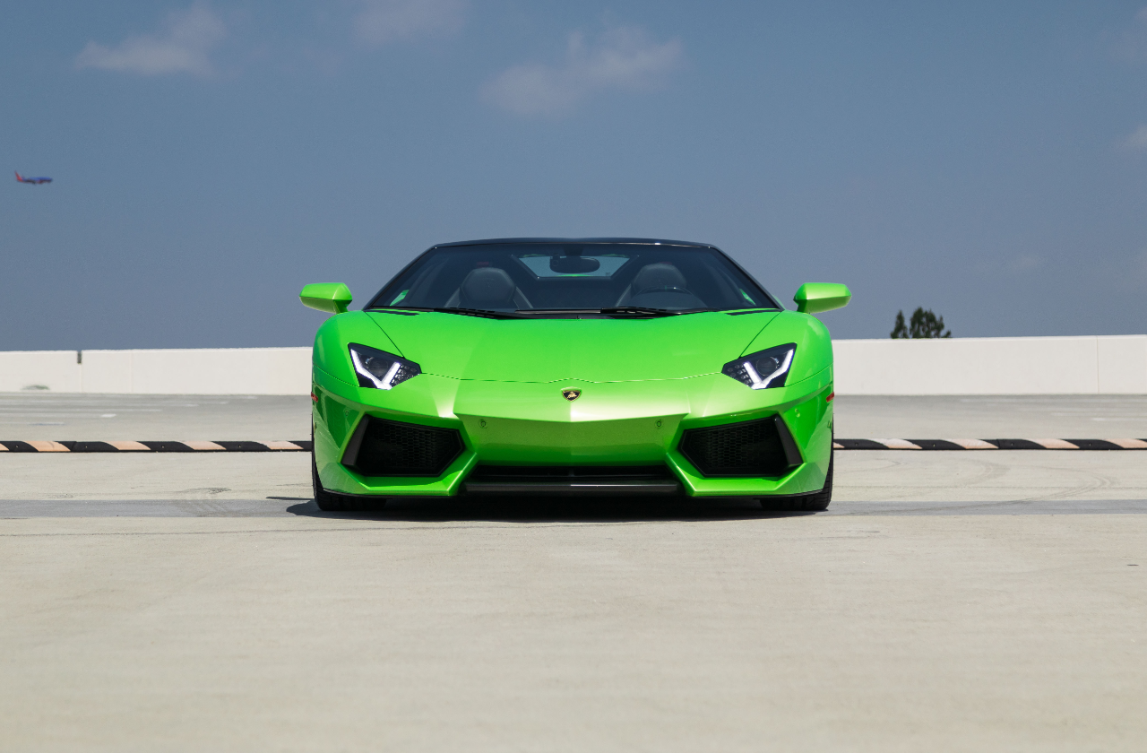 Green Lamborghini Aventador (7)