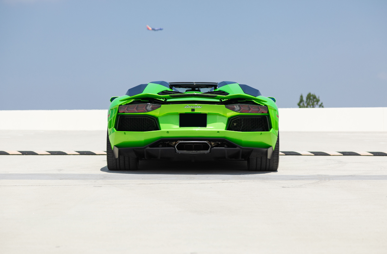 Green Lamborghini Aventador (9)