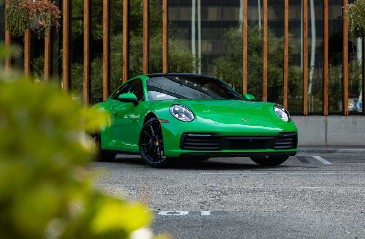 Green Porsche 911 (1)