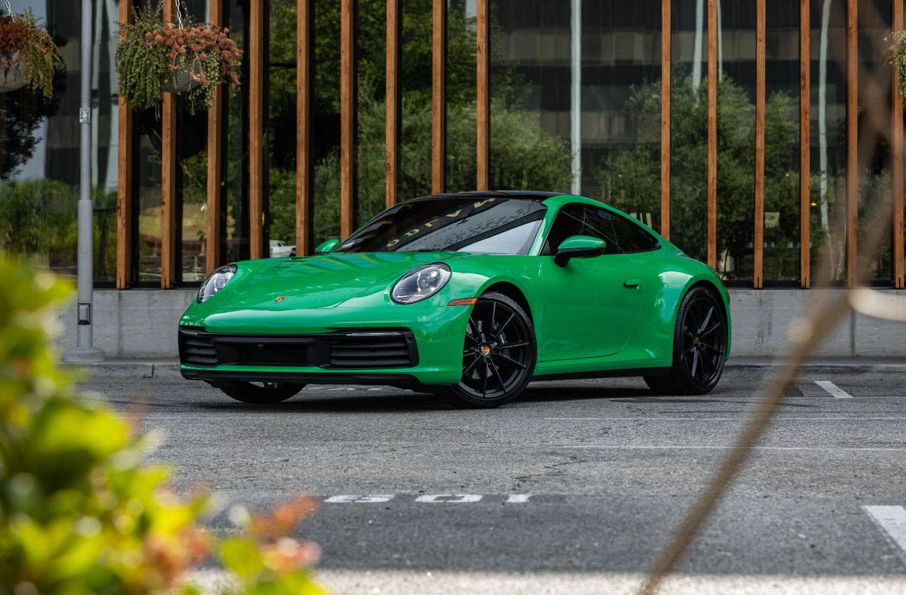 Green Porsche 911 (2)