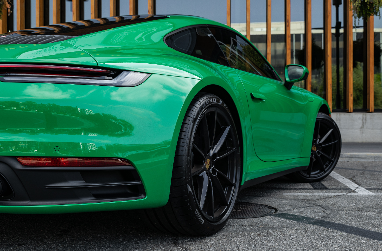 Green Porsche 911 (28)