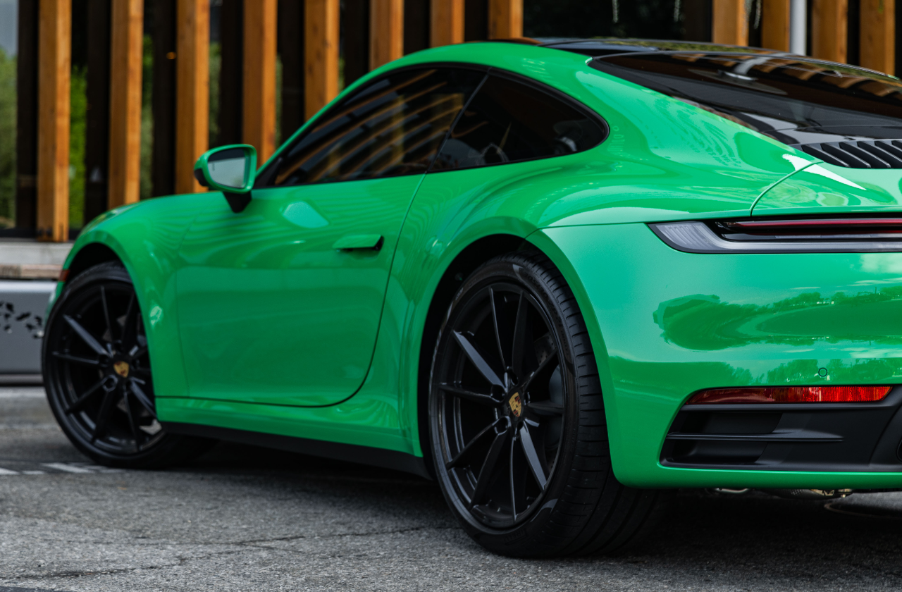 Green Porsche 911 (30)