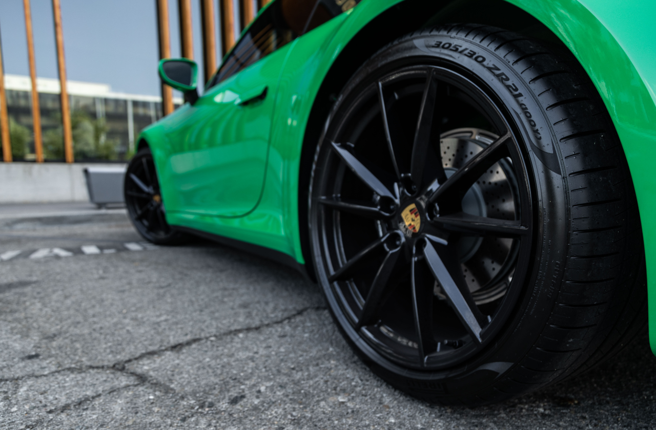 Green Porsche 911 (43)