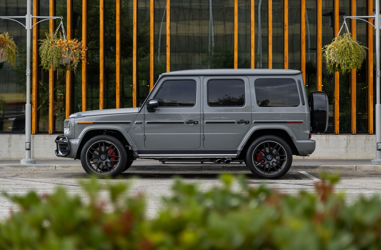 Mercedes Benz Grey G63 (1)