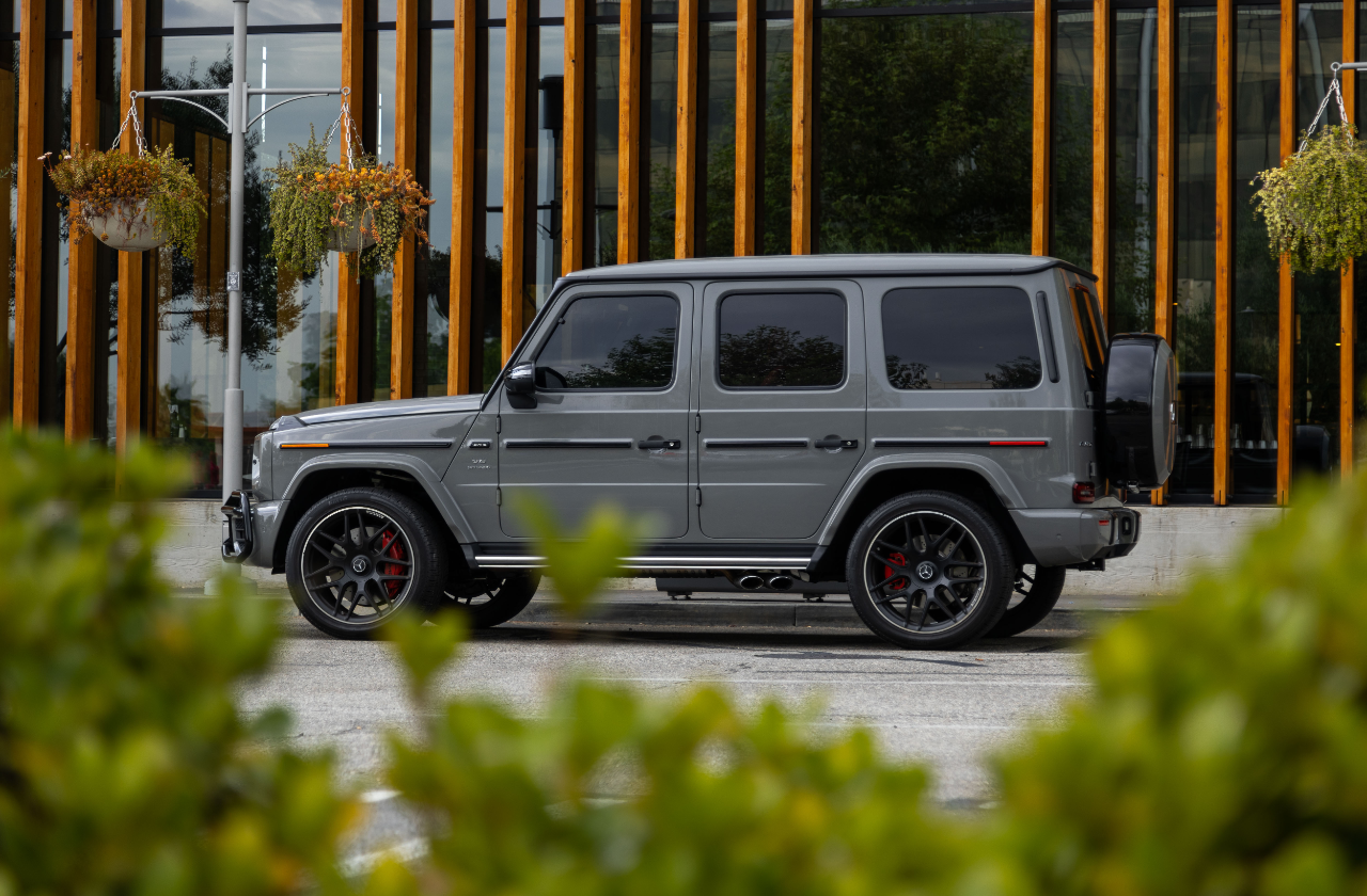 Mercedes Benz Grey G63 (2)