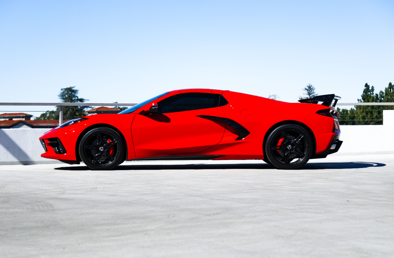 Red Corvette C8 (7)