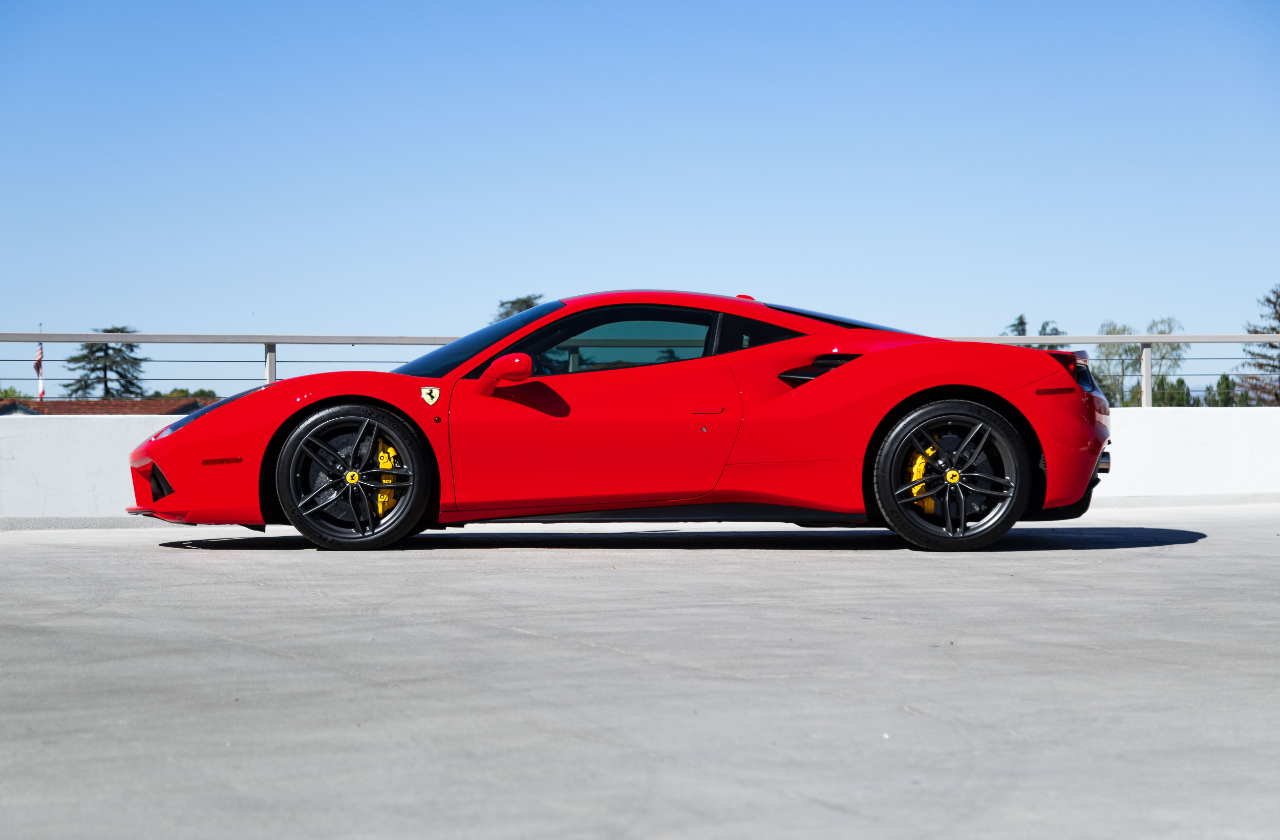 Red Ferrari 488 Coupe (12)