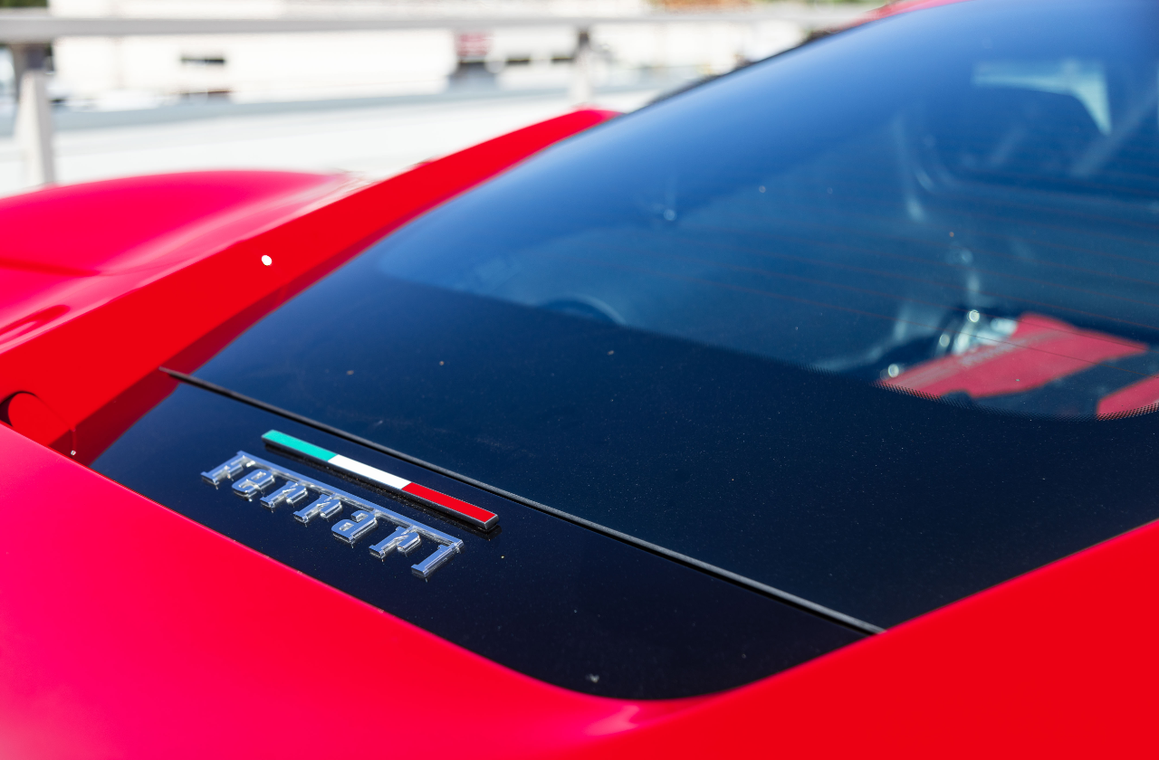 Red Ferrari 488 Coupe (32)