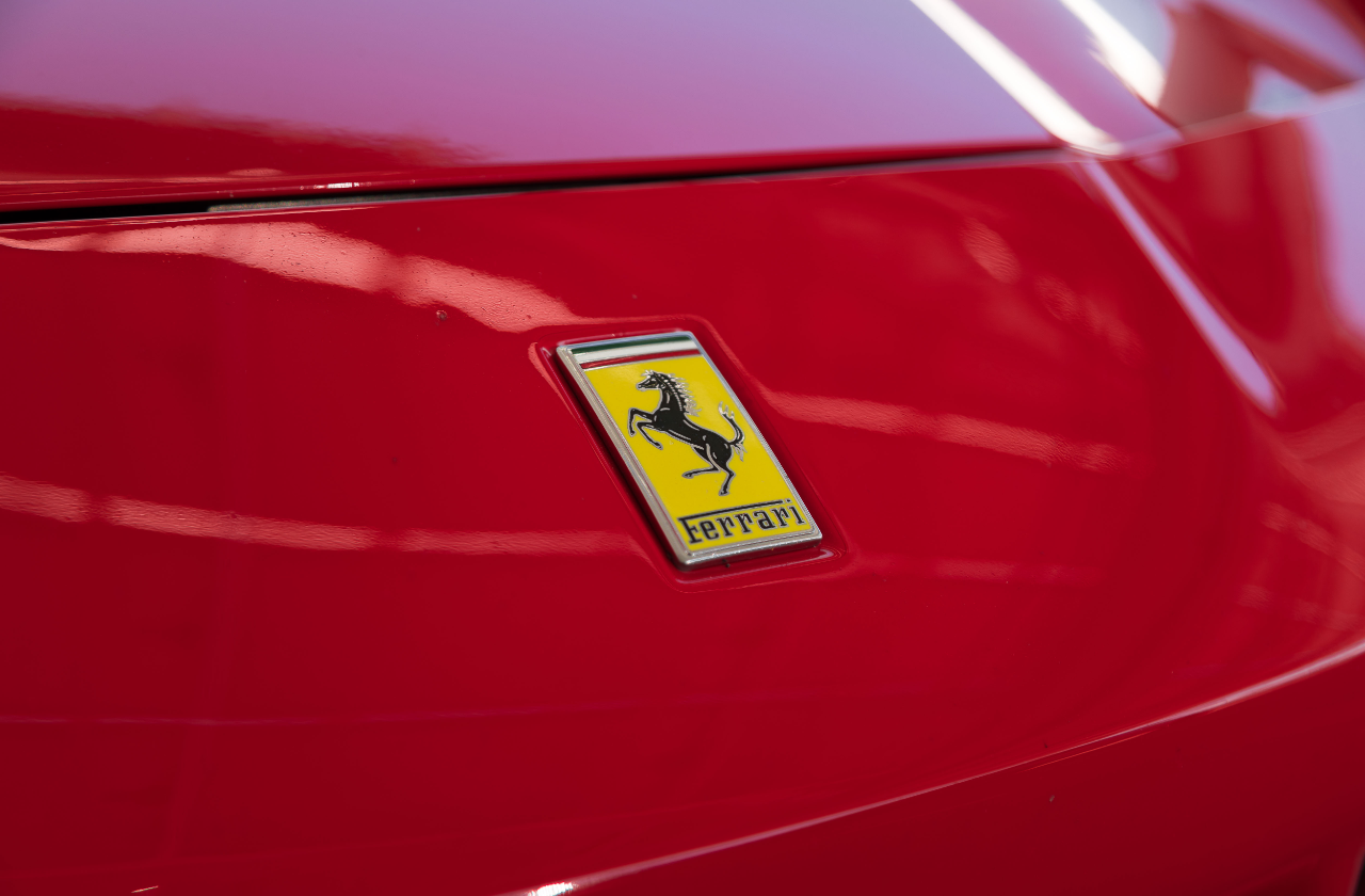 Red Ferrari 488 Coupe (34)