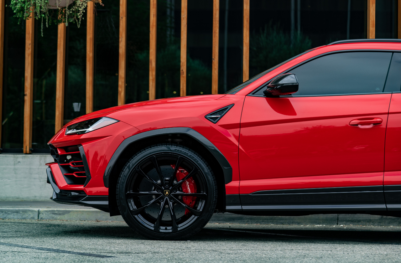 Red Lamborghini Urus (33)