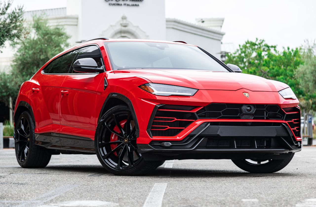 Red Lamborghini Urus (53)