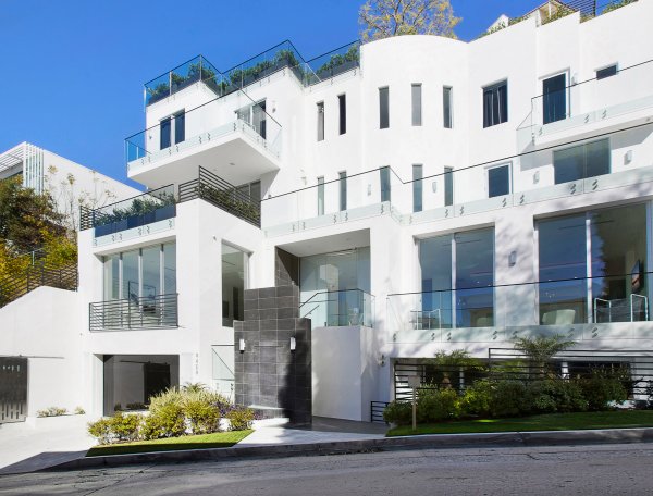 Travis Modern Mansion (6)